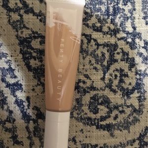 Fenty Beauty Pro Filt’r Hydrating Foundation